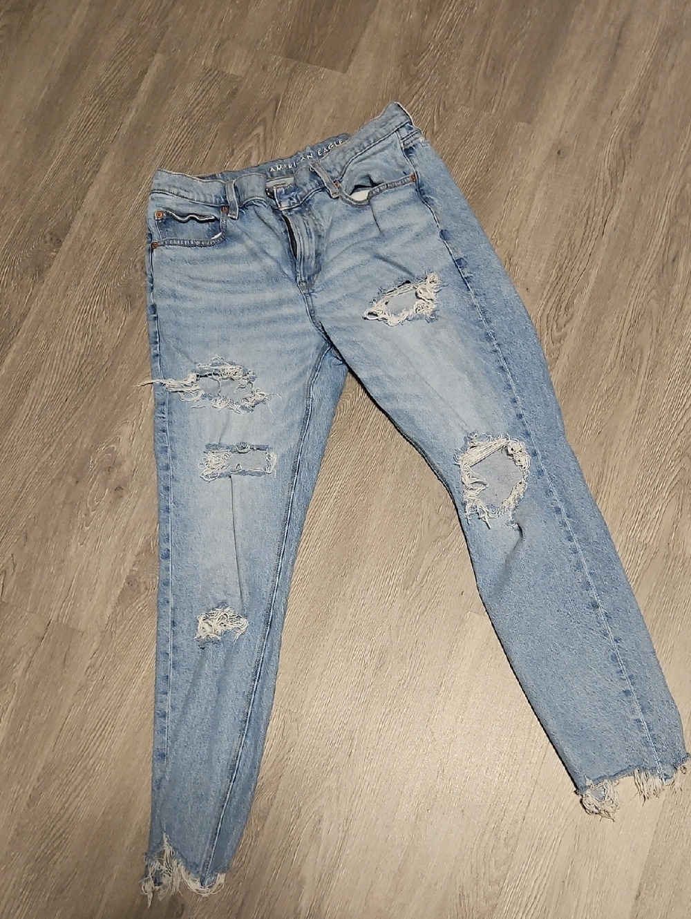 American Eagle Outfitters Light Wash Distressed Boyfriend Jeans